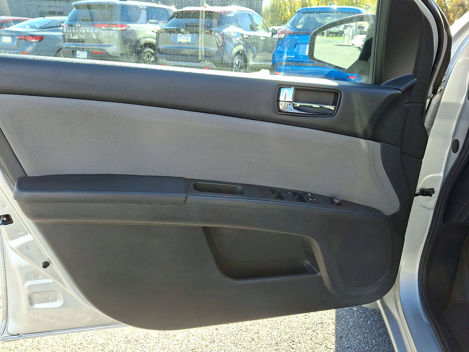 Used 2011 Nissan Sentra 2.0 S w/ Convenience Pkg image 14