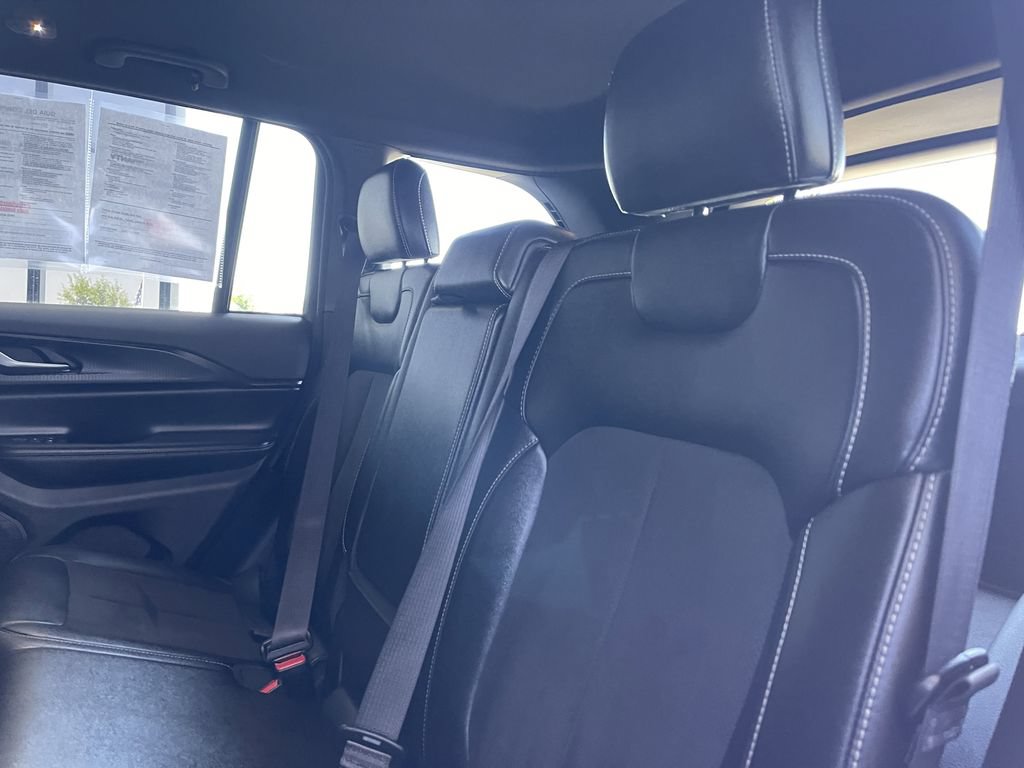 Used 2023 Jeep Grand Cherokee Altitude AWD/4WD image 13