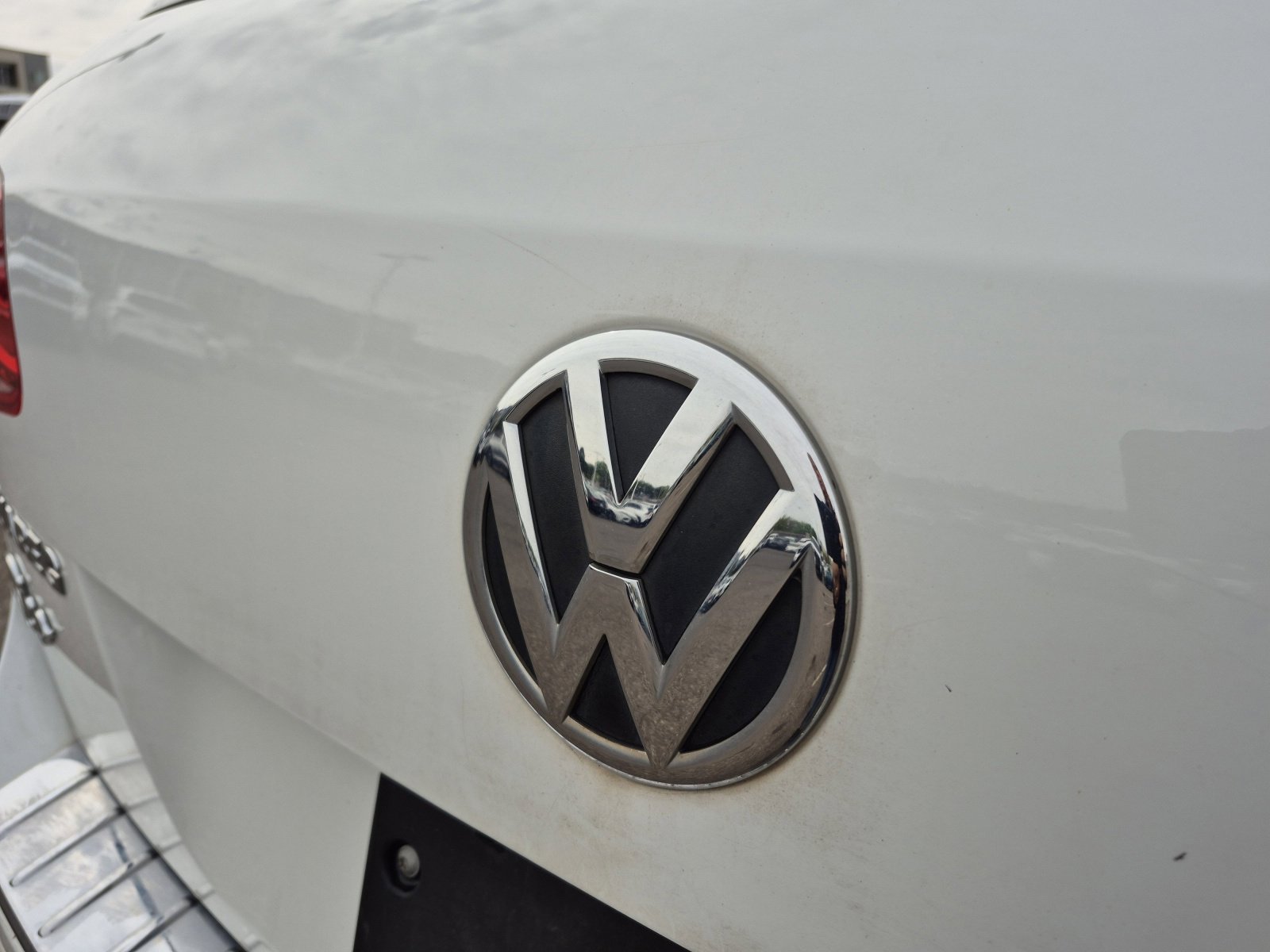 Used 2014 Volkswagen Touareg Sport image 22