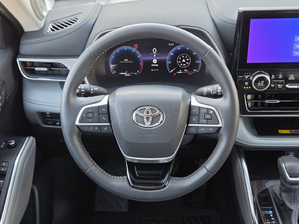 Used 2026 Toyota Highlander Limited AWD/4WD image 26