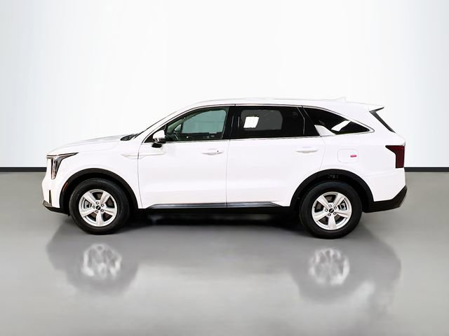 Certified 2024 Kia Sorento LX image 4