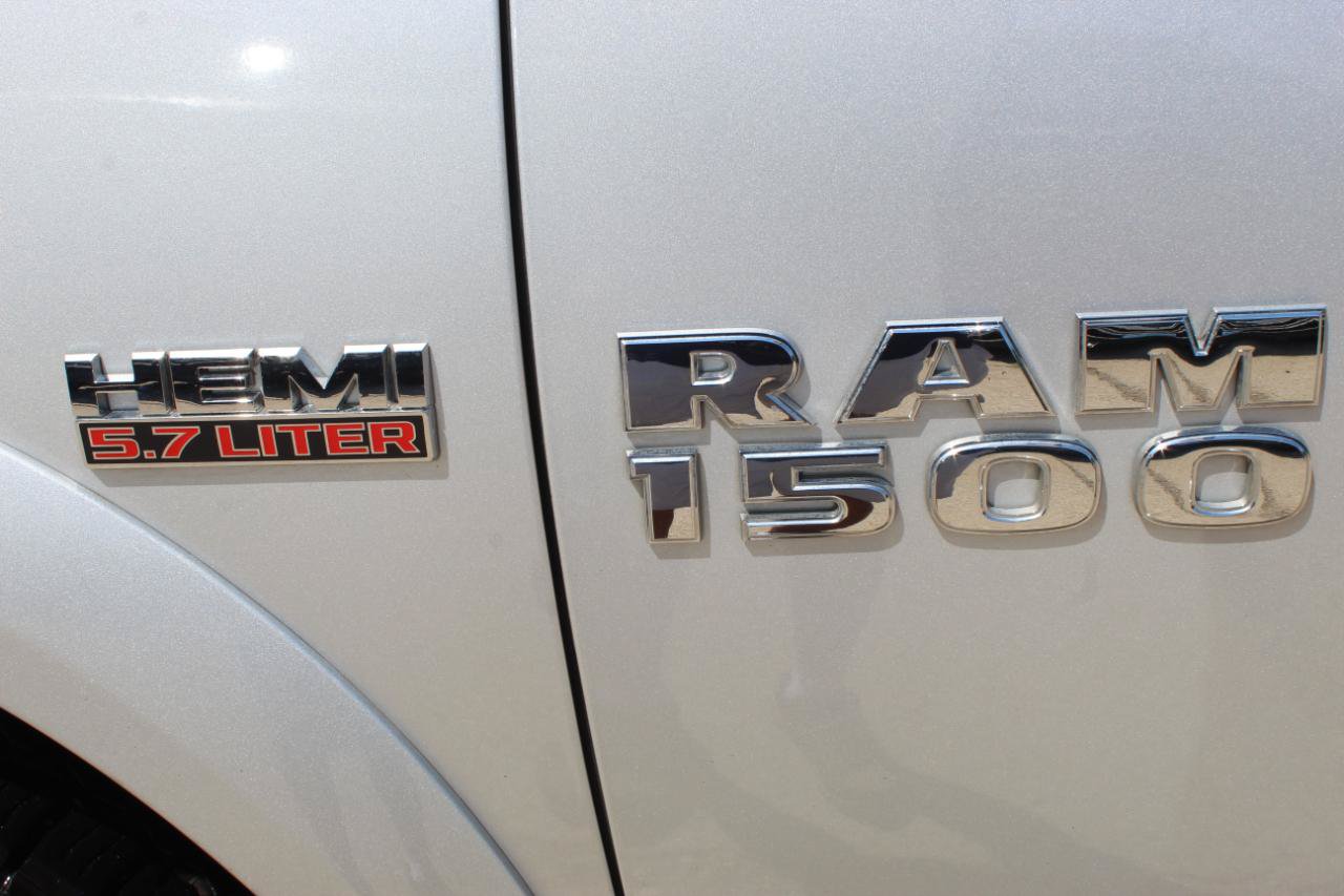 Used 2016 RAM 1500 Laramie w/ Convenience Group AWD/4WD image 3