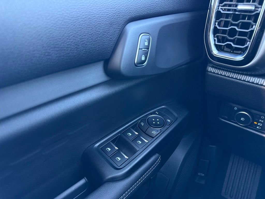 New 2025 Ford Ranger XLT w/ Equipment Group 301A High image 12