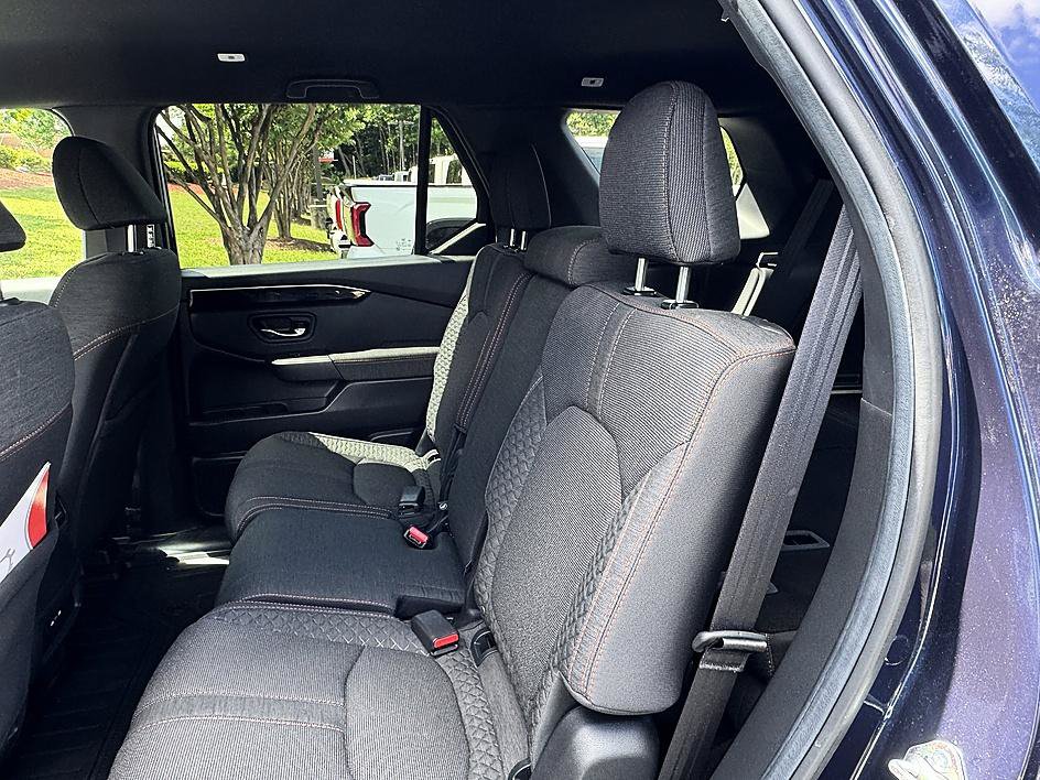 Used 2025 Honda Pilot Sport image 10