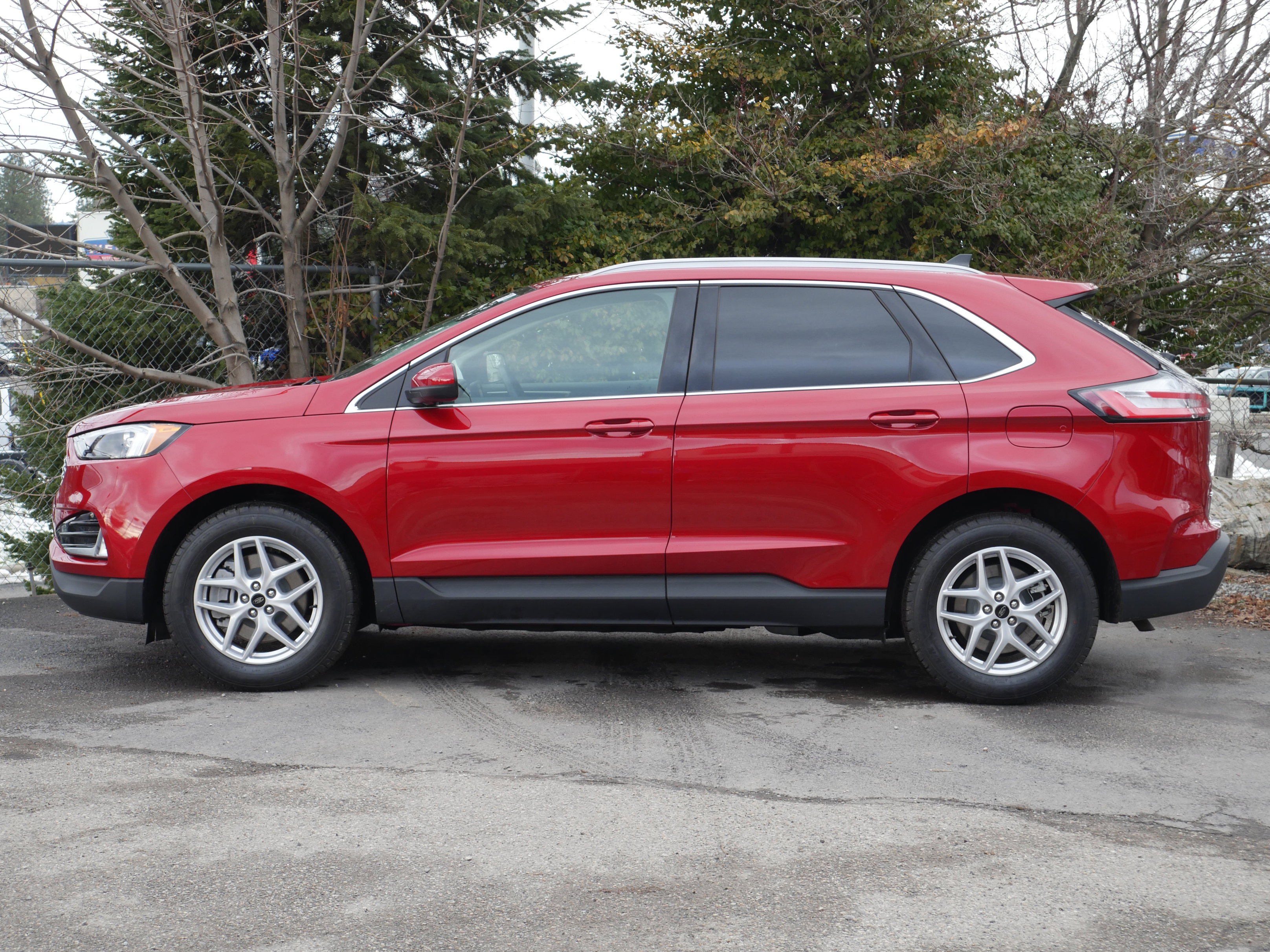 Certified 2024 Ford Edge SEL w/ Convenience Package image 17