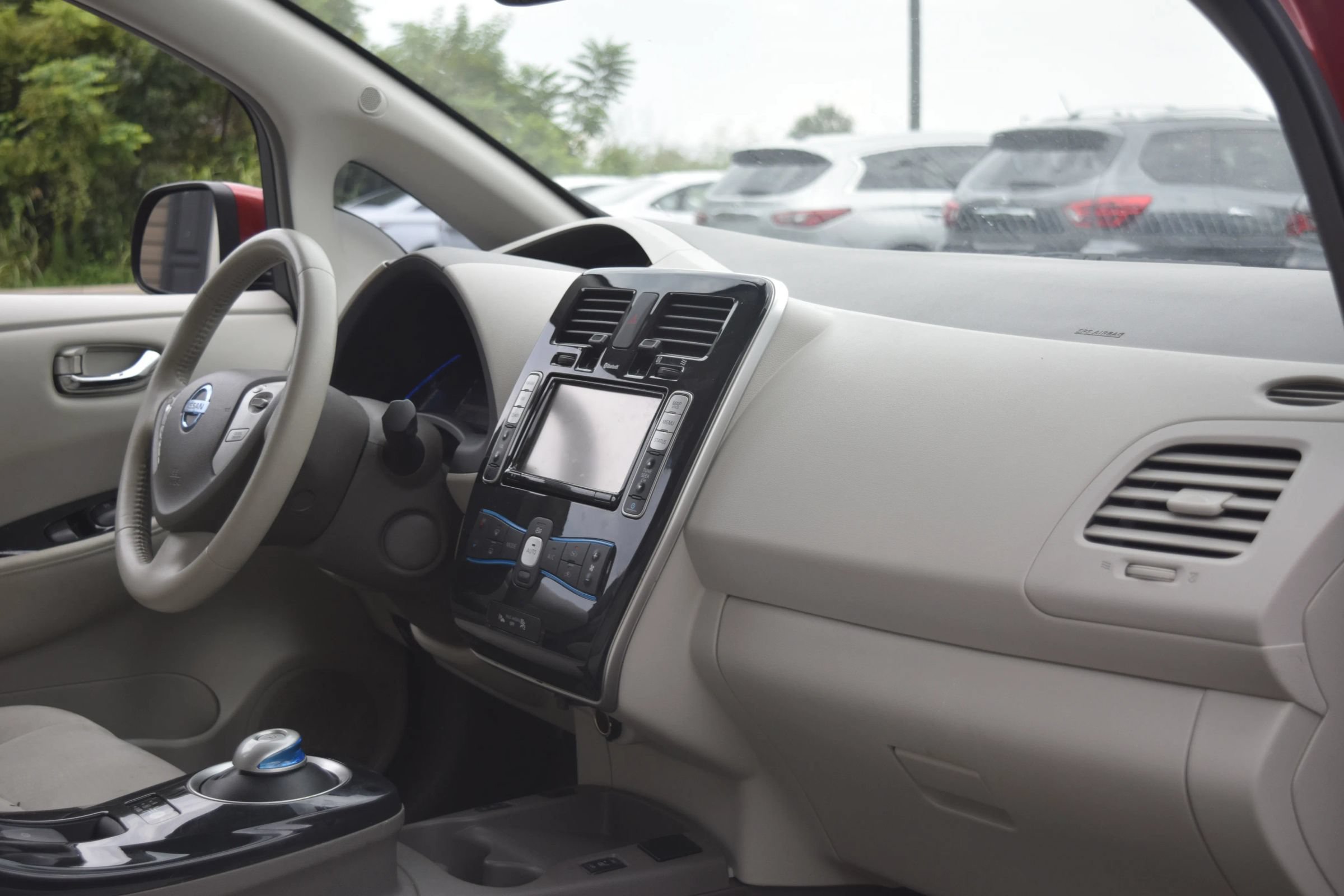 Used 2012 Nissan Leaf SL FWD image 9