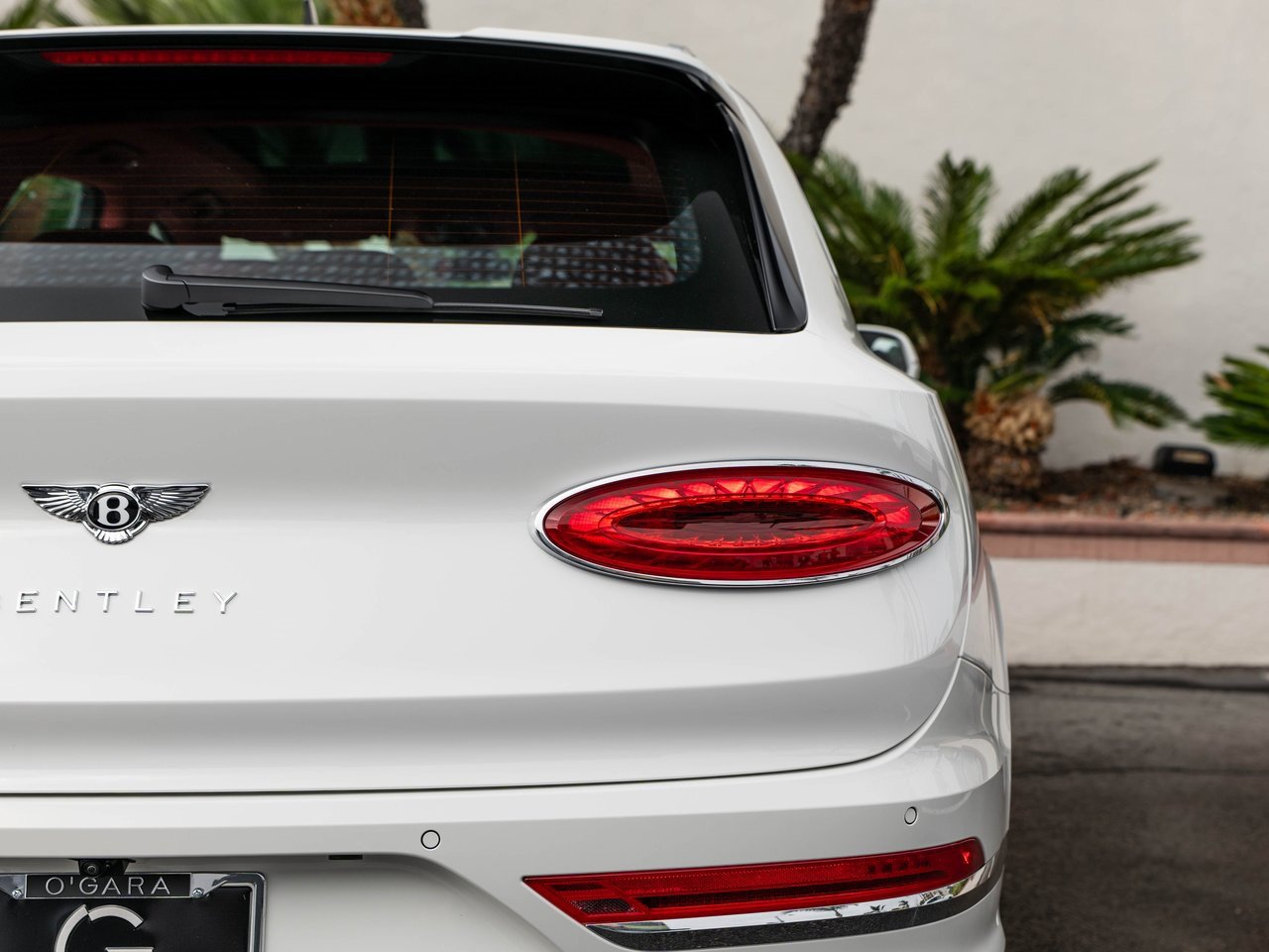 Used 2025 Bentley Bentayga V8 image 36