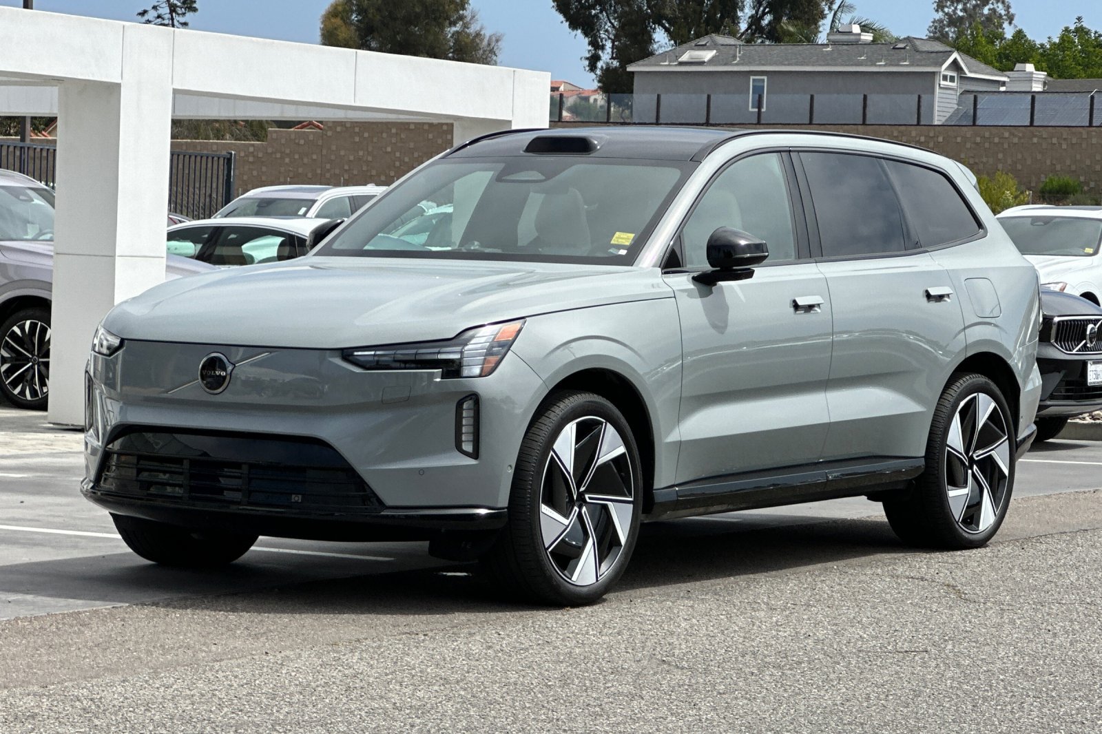 Certified 2025 Volvo EX90 Ultra AWD/4WD image 8