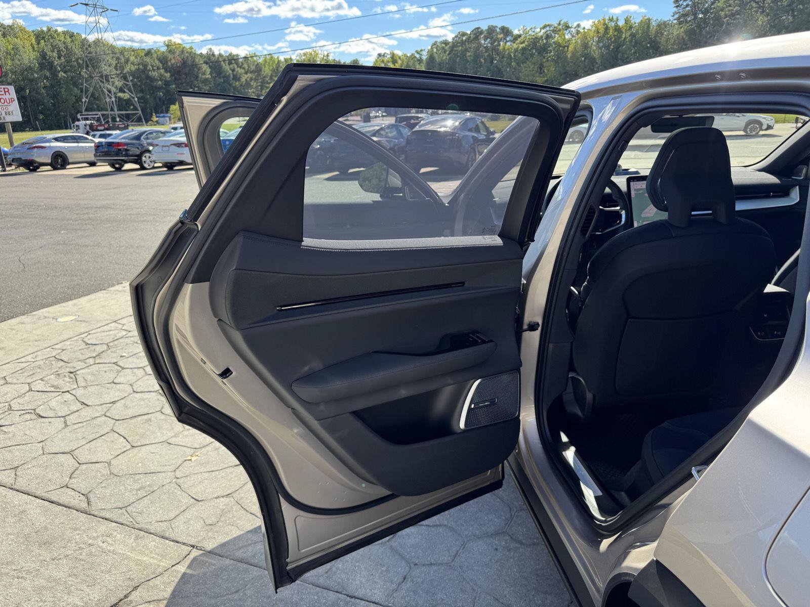 Used 2025 Polestar Polestar 3 w/ Plus Pack RWD image 8