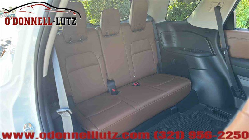 Used 2025 Nissan Pathfinder Platinum image 17