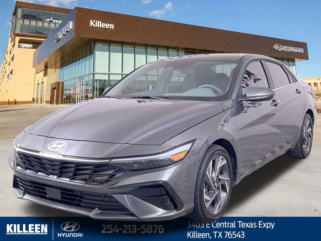 Used 2025 Hyundai Elantra SEL w/ Cargo Package FWD image 4