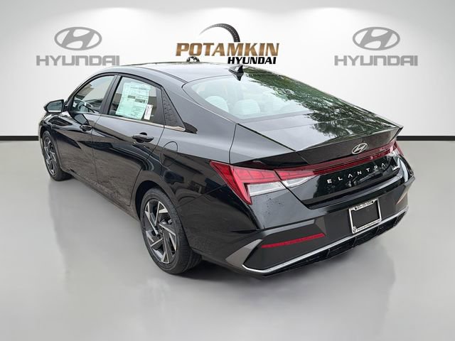 New 2026 Hyundai Elantra Limited image 7
