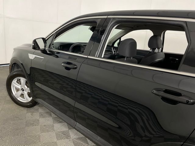 Used 2021 Kia Sorento LX image 36