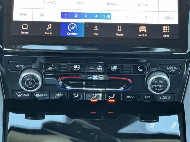 Used 2021 Jeep Grand Cherokee L Overland w/ Luxury Tech Group IV AWD/4WD image 17