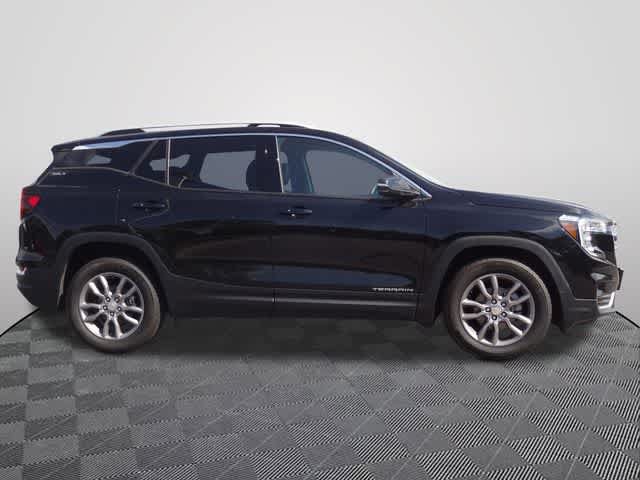Used 2024 GMC Terrain SLT AWD/4WD image 4