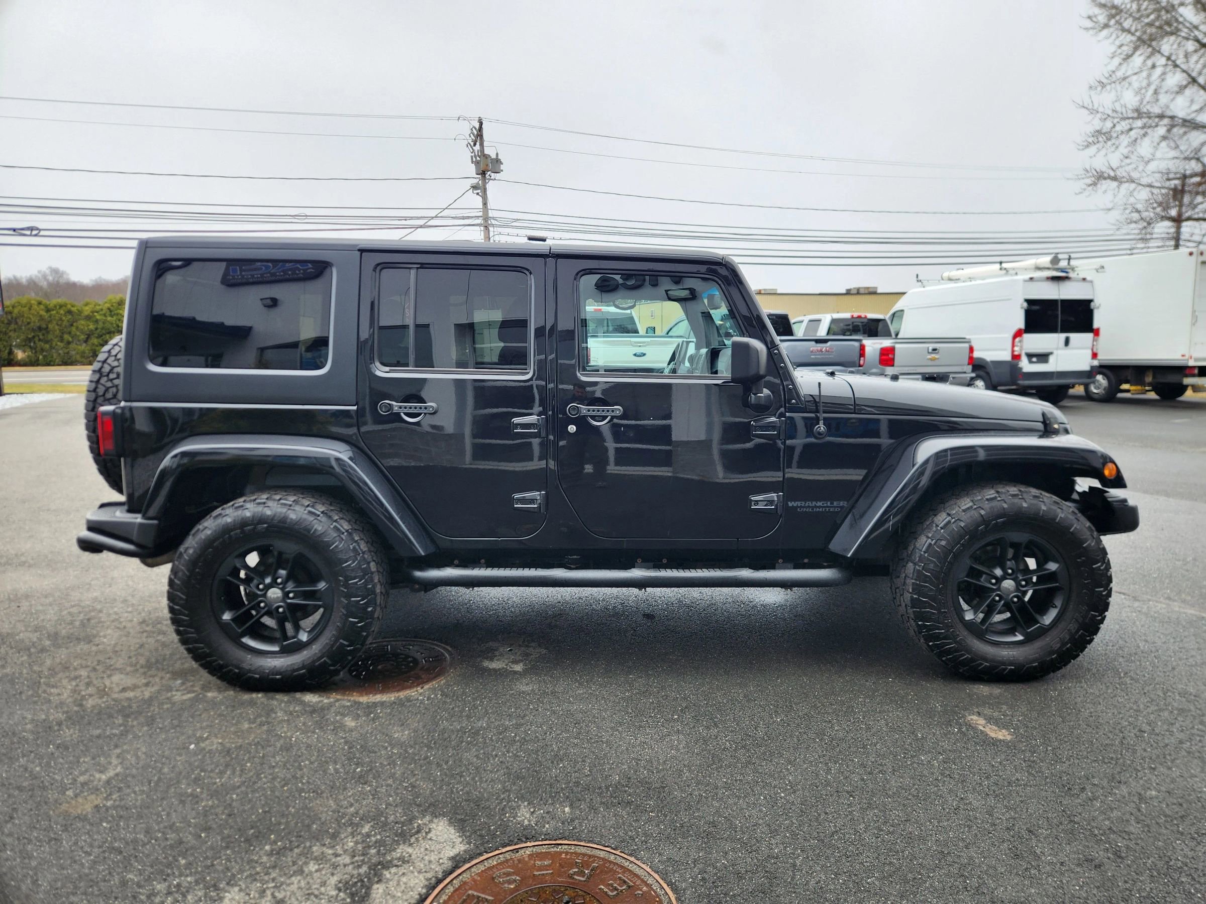 Used 2017 Jeep Wrangler Unlimited Sahara AWD/4WD image 22