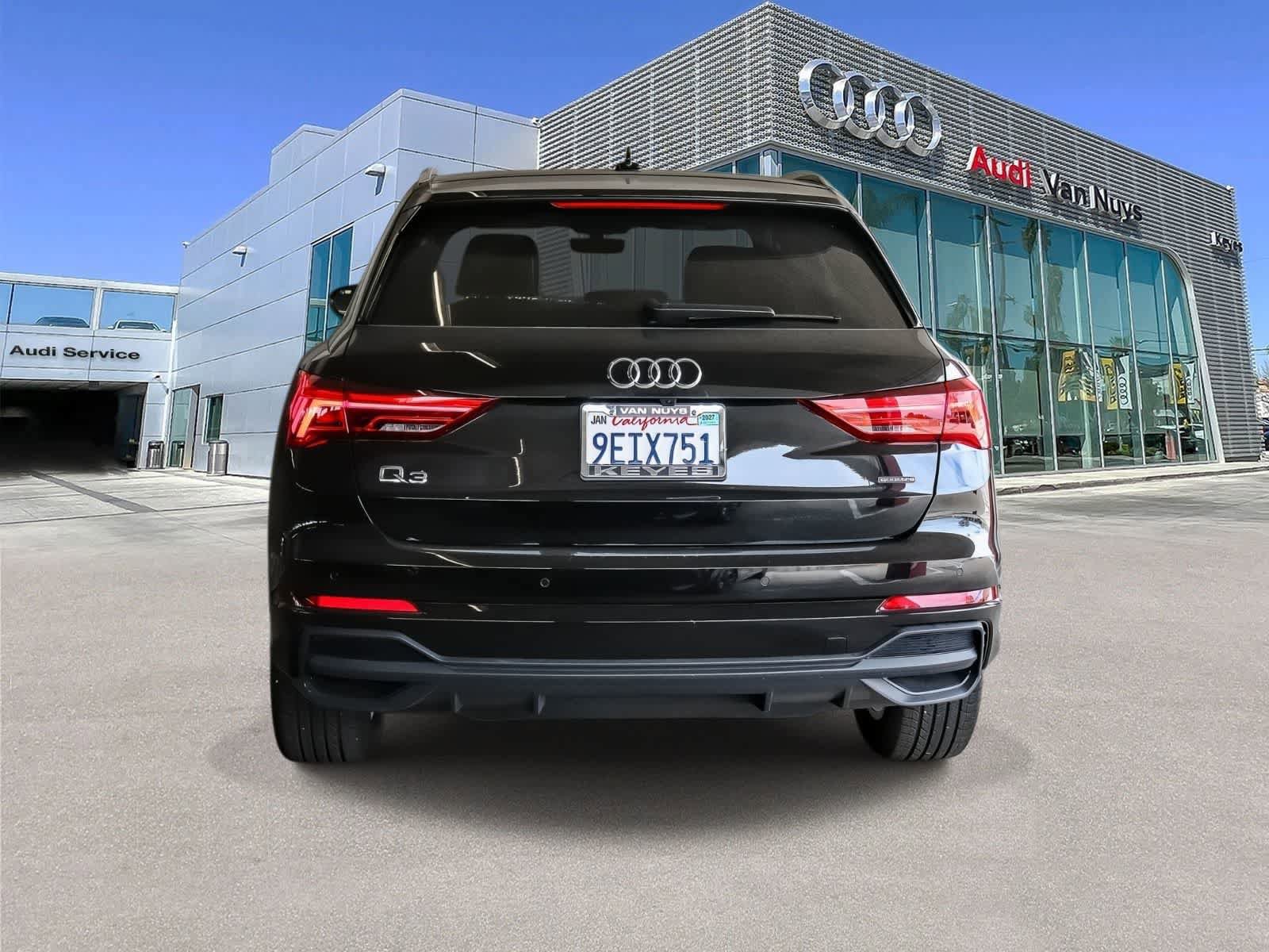 Used 2023 Audi Q3 2.0T Premium w/ Convenience Package AWD/4WD image 3