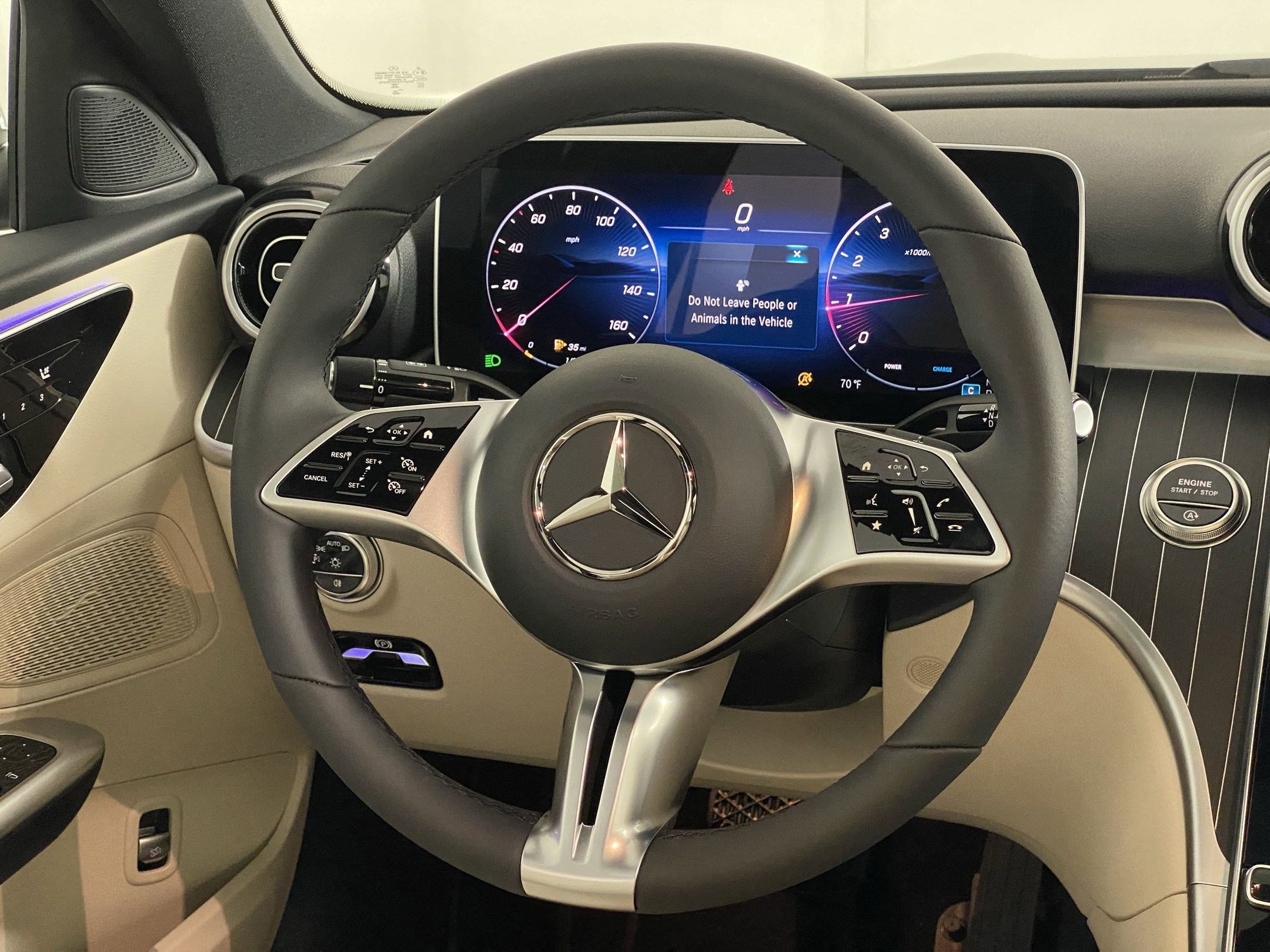 Used 2025 Mercedes-Benz C 300 4MATIC Sedan image 16