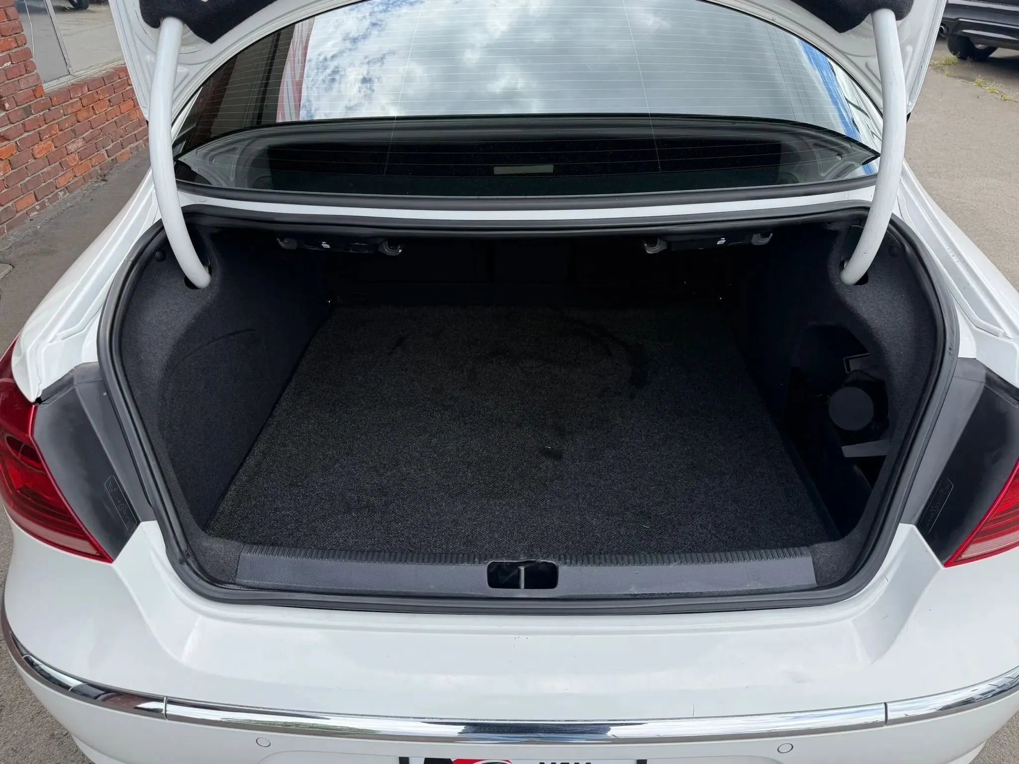 Used 2013 Volkswagen CC Executive AWD/4WD image 14