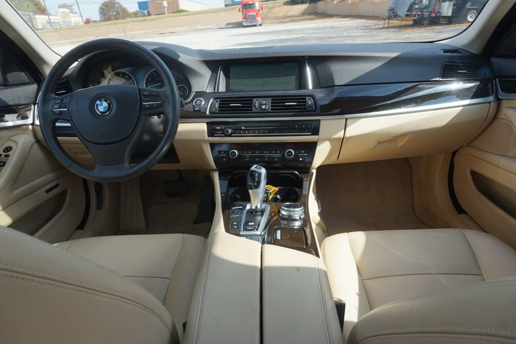 Used 2014 BMW 535i xDrive Sedan AWD/4WD image 30