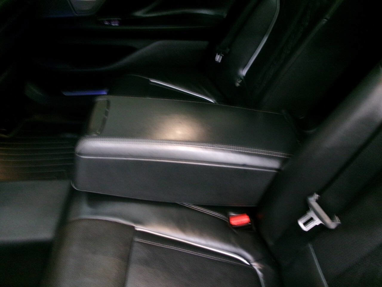 Used 2016 BMW 750i xDrive image 24