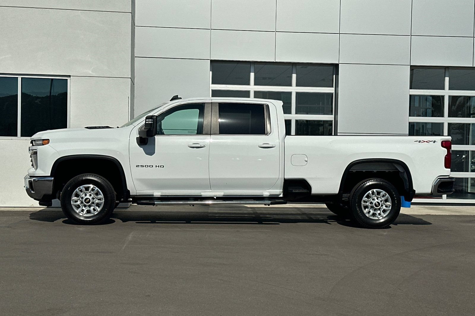 Used 2025 Chevrolet Silverado 2500 LT w/ Convenience Package AWD/4WD image 7