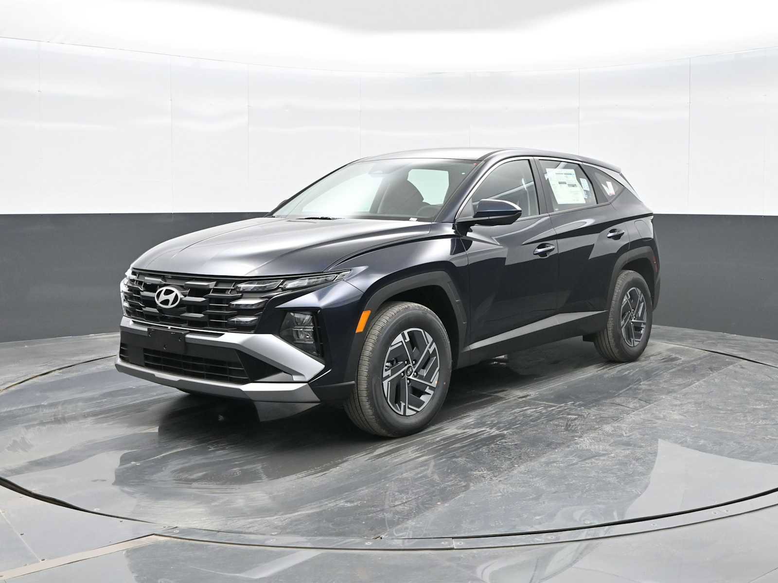 New 2026 Hyundai Tucson Blue SE image 1