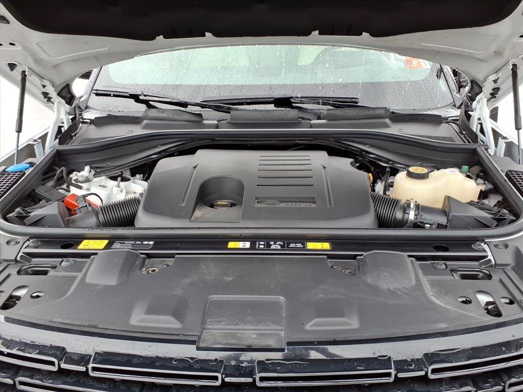 Used 2025 Land Rover Range Rover SE AWD/4WD image 13