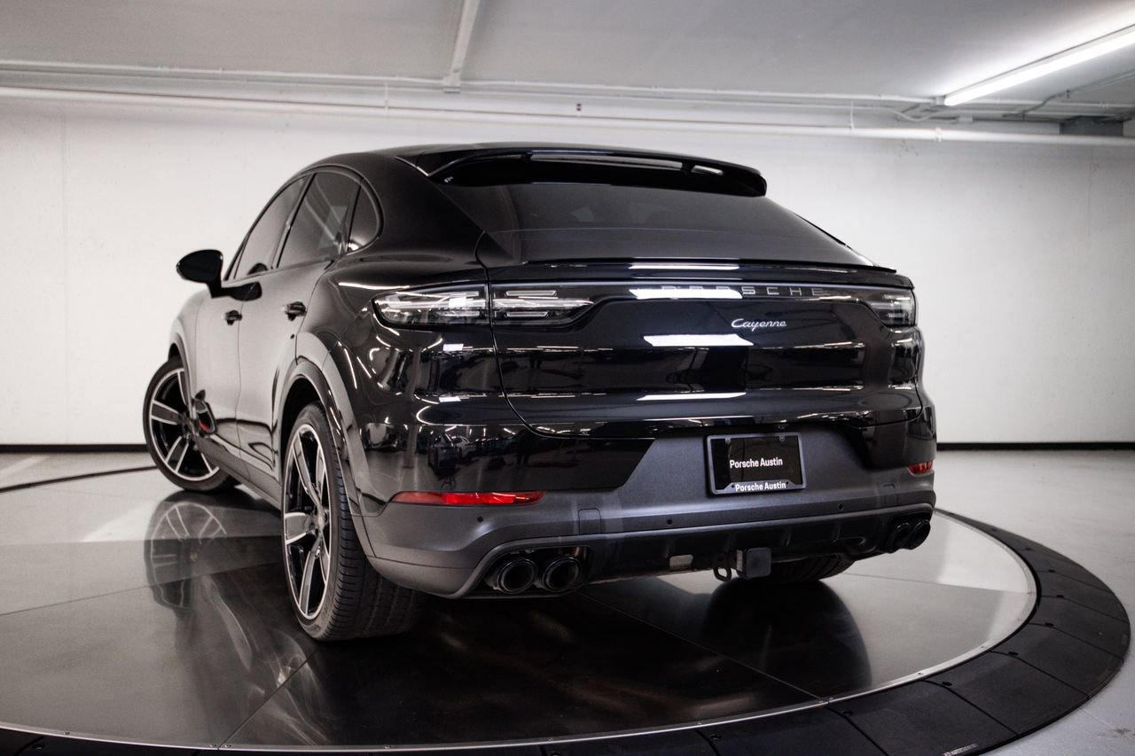 Used 2022 Porsche Cayenne Platinum Edition AWD/4WD image 3