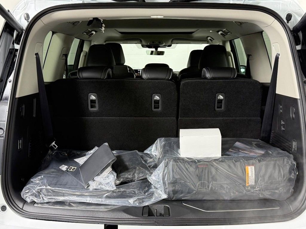 New 2026 INFINITI QX80 Luxe w/ Cargo Package AWD/4WD image 8