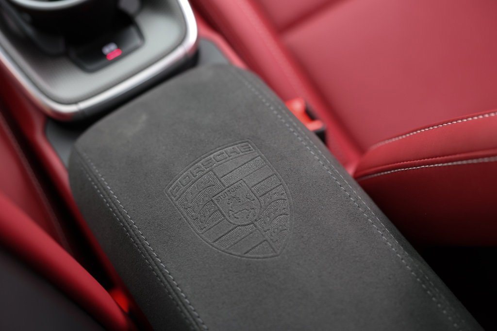 Used 2024 Porsche 911 Carrera w/ Premium Package image 24