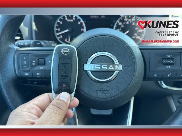 Used 2024 Nissan Rogue SV image 46