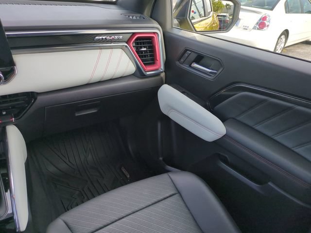 Certified 2023 GMC Canyon AT4X AWD/4WD image 18