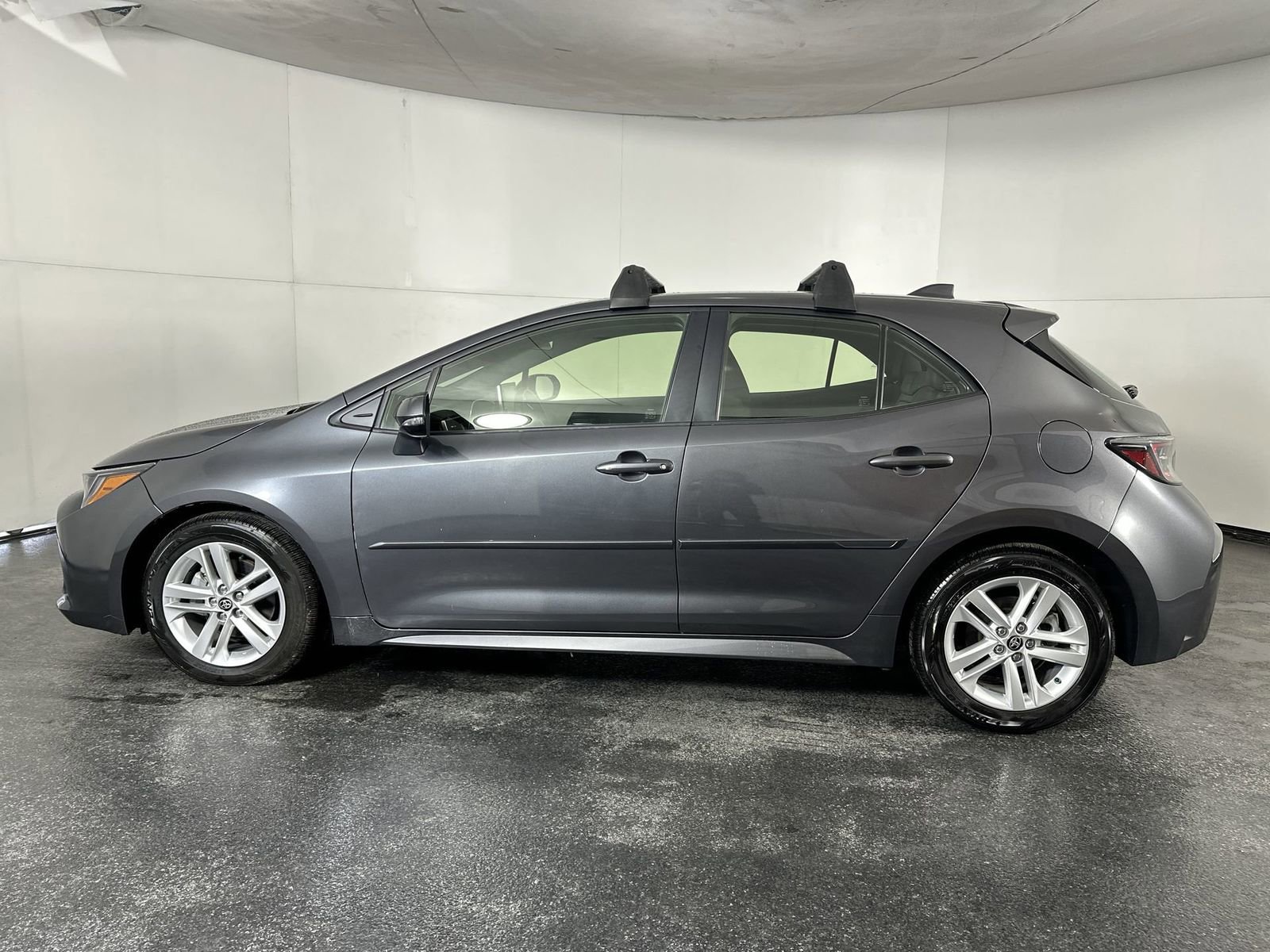 Used 2022 Toyota Corolla SE w/ SE Preferred Package image 5