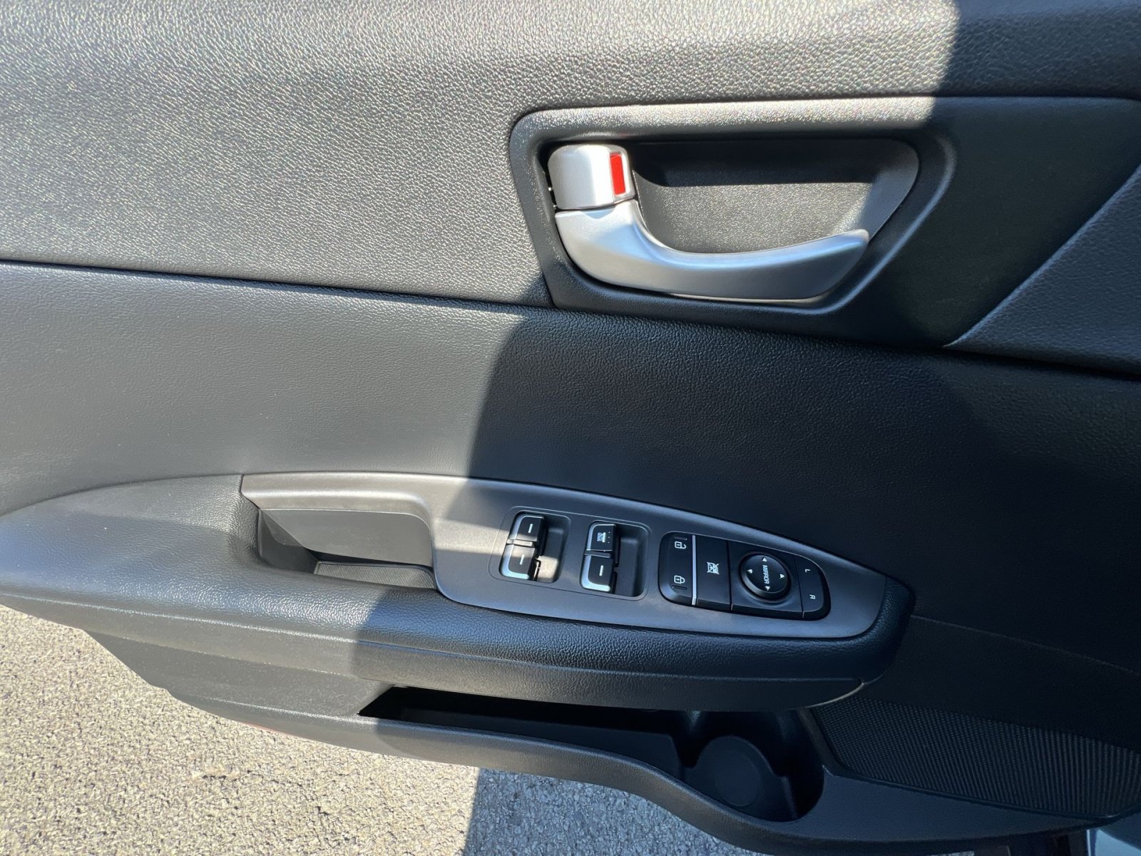 Used 2018 Kia Optima LX FWD image 23