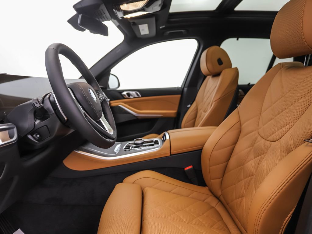 Used 2026 BMW X5 xDrive50e w/ Executive Package image 11