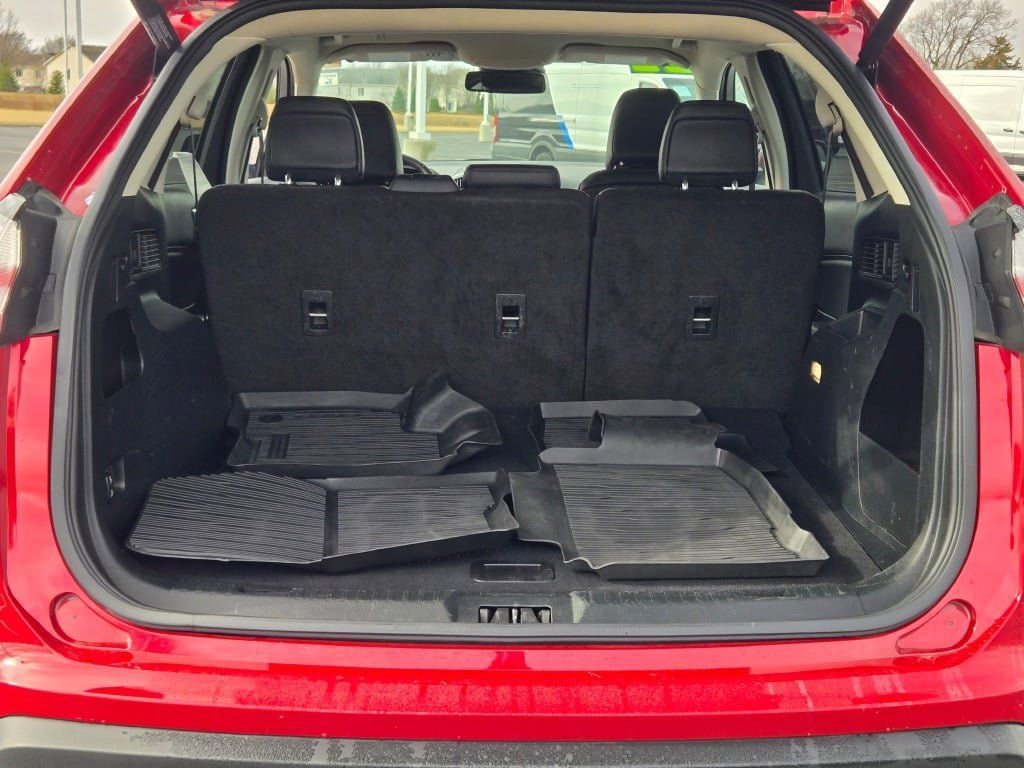 Used 2022 Ford Edge SEL w/ Convenience Package image 14