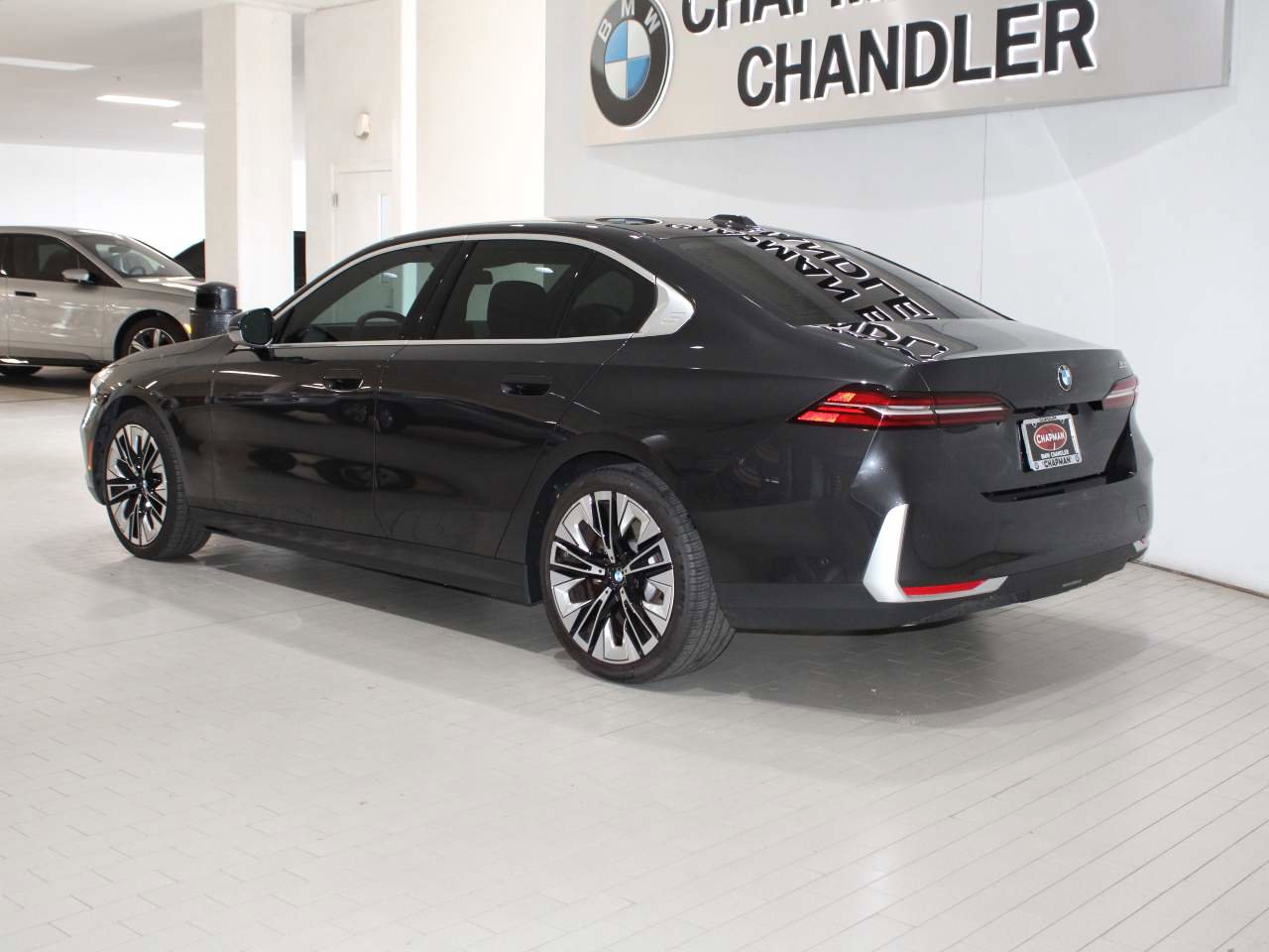 Certified 2025 BMW 530i image 5