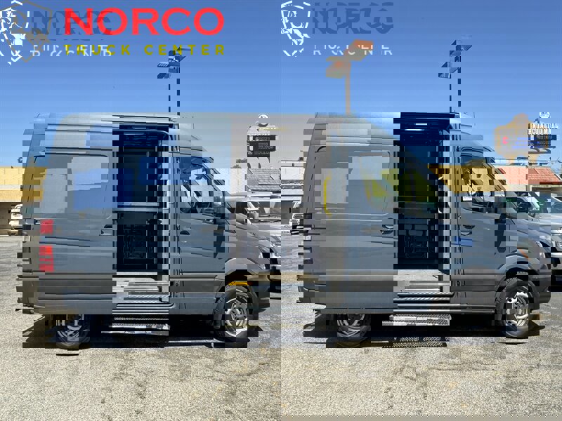 Used 2018 Mercedes-Benz Sprinter 2500 image 2