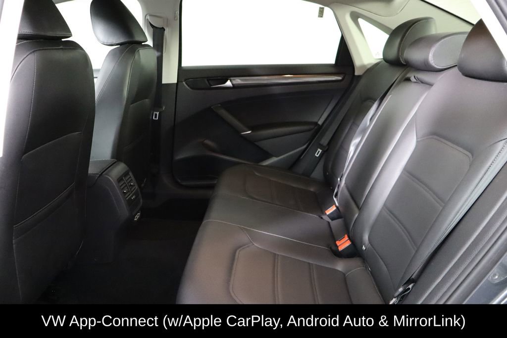 Used 2020 Volkswagen Passat 2.0T R-Line image 14