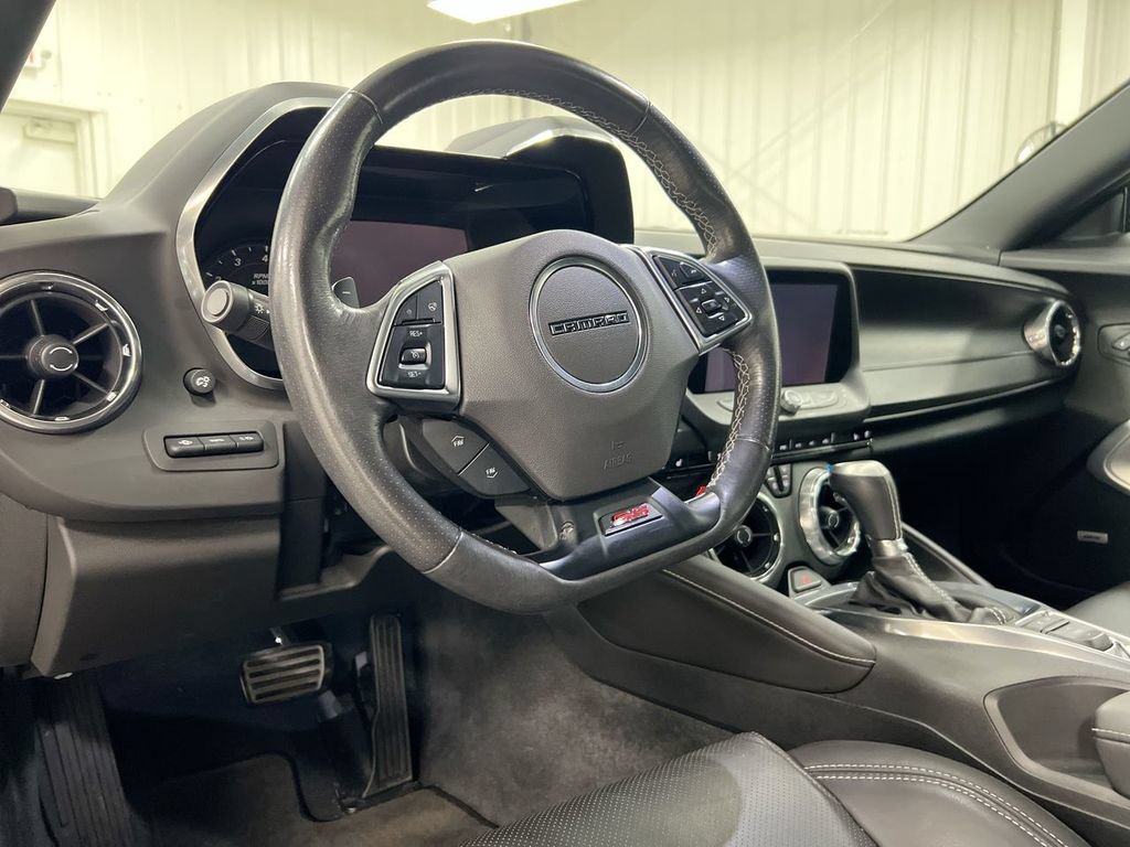 Used 2018 Chevrolet Camaro SS RWD image 10