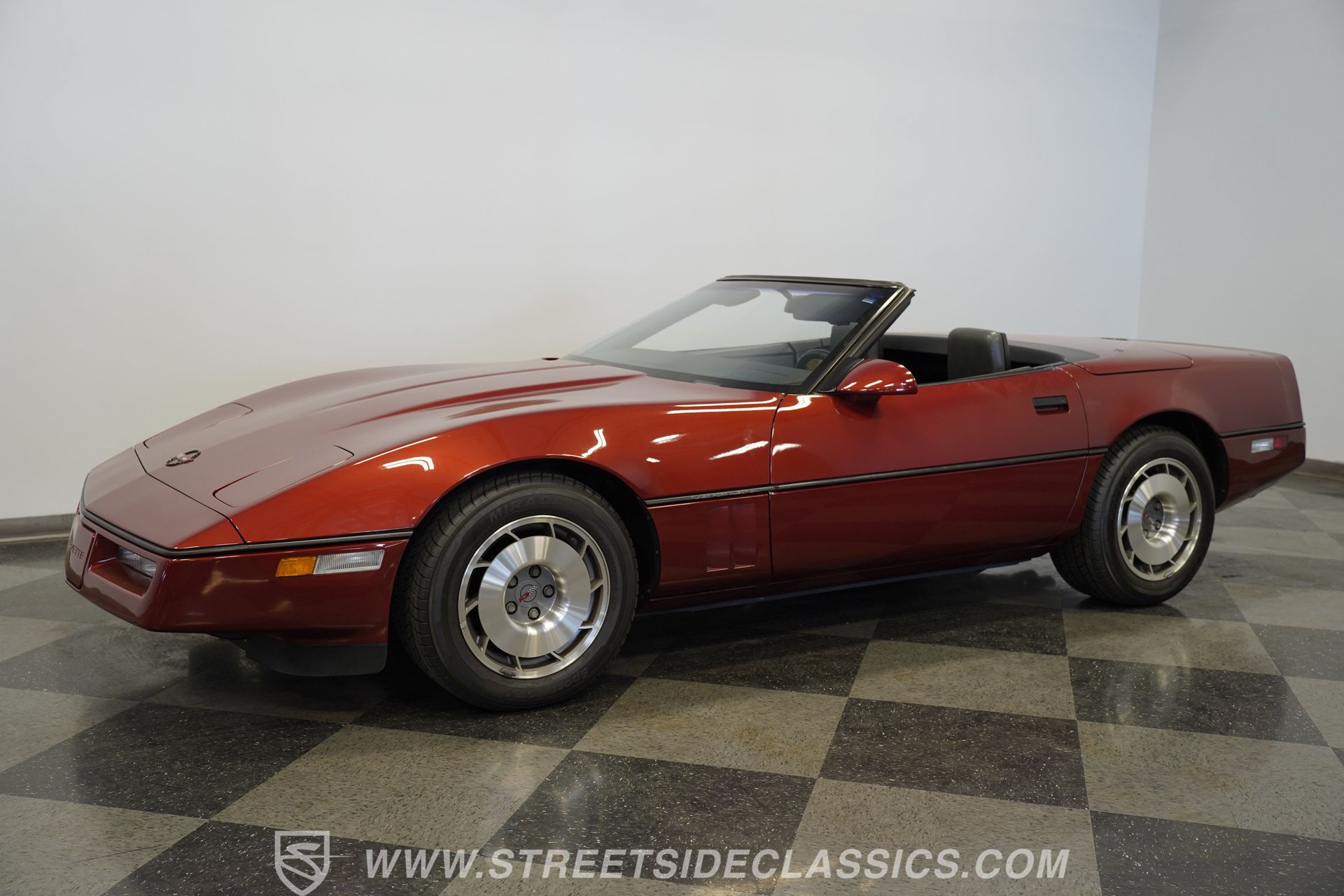 Used 1987 Chevrolet Corvette Convertible RWD image 7