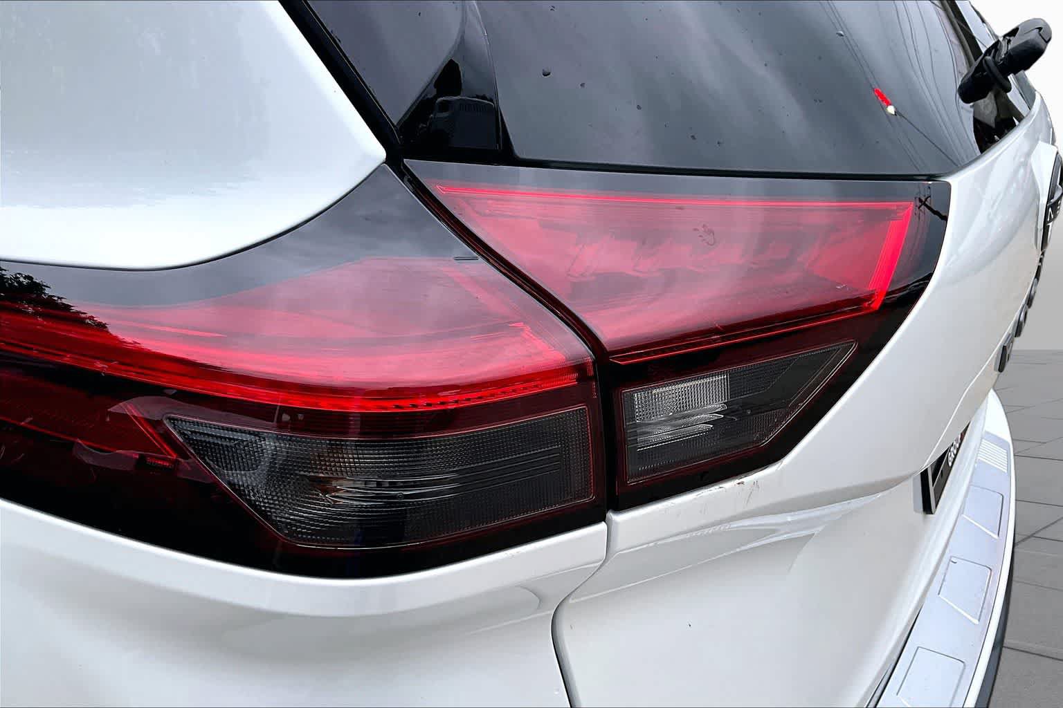 Used 2024 Nissan Rogue SL w/ SL Premium Package FWD image 28