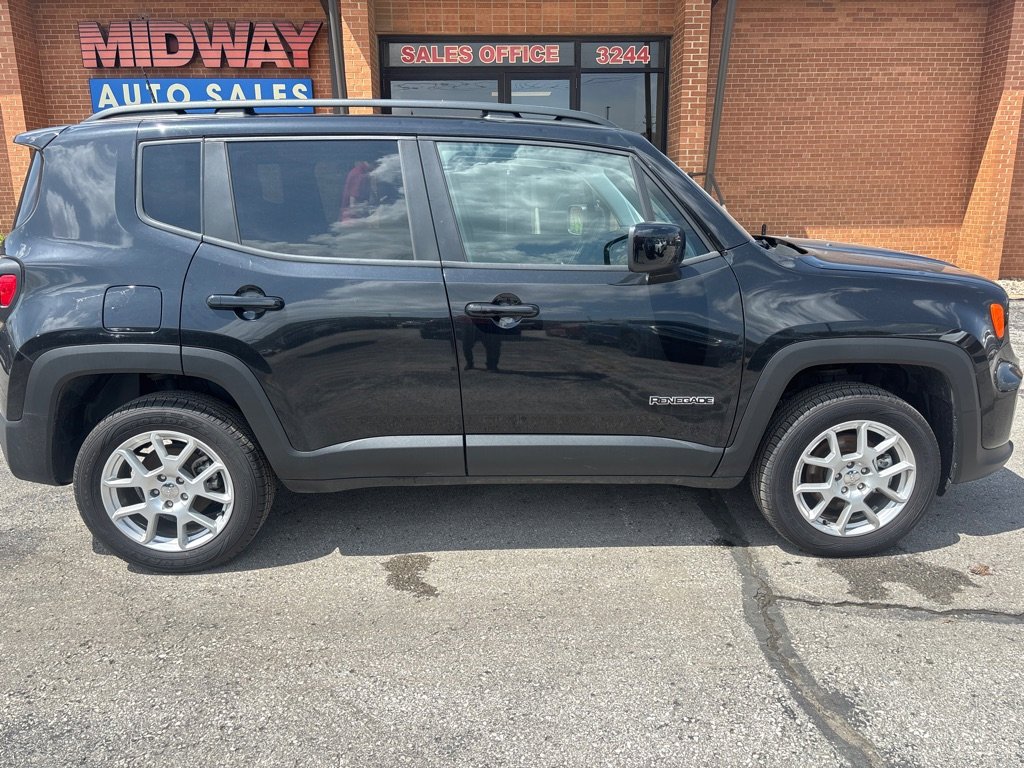 Used 2021 Jeep Renegade Latitude w/ Sun & Sound Group image 8