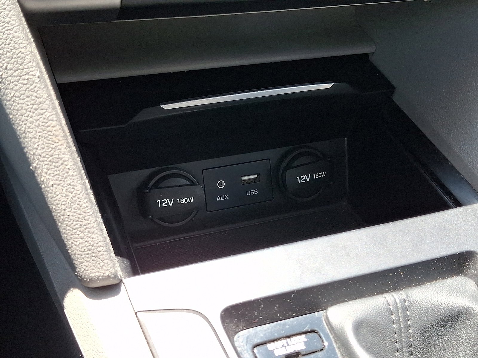 Used 2017 Hyundai Elantra SE FWD image 24