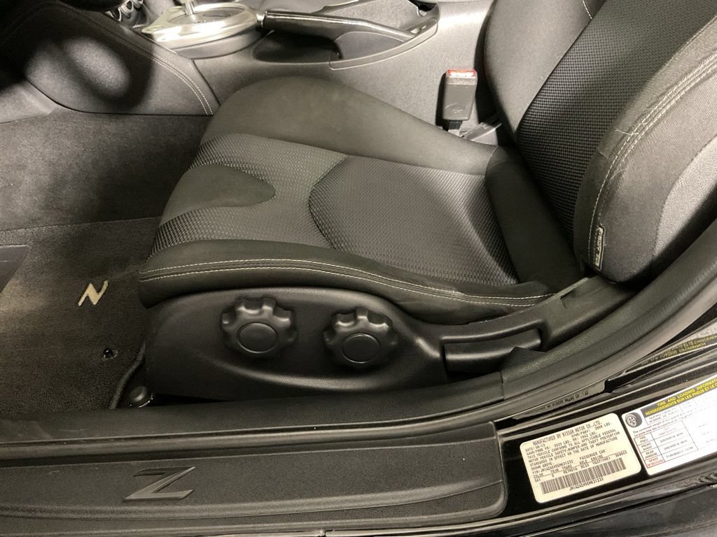 Used 2014 Nissan 370Z Coupe RWD image 19