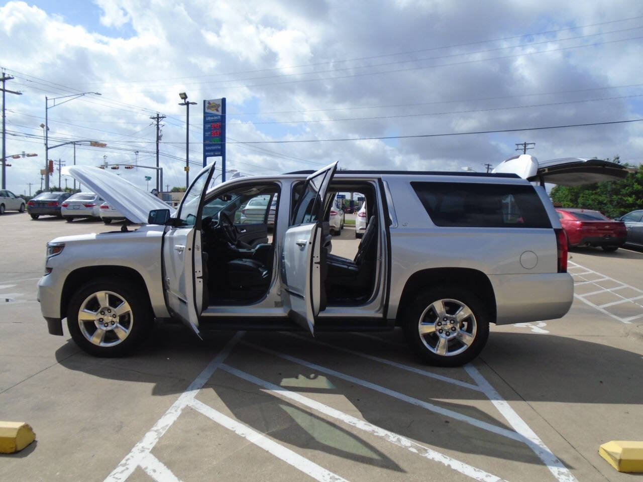 Used 2015 Chevrolet Suburban LT w/ Texas Edition RWD image 27