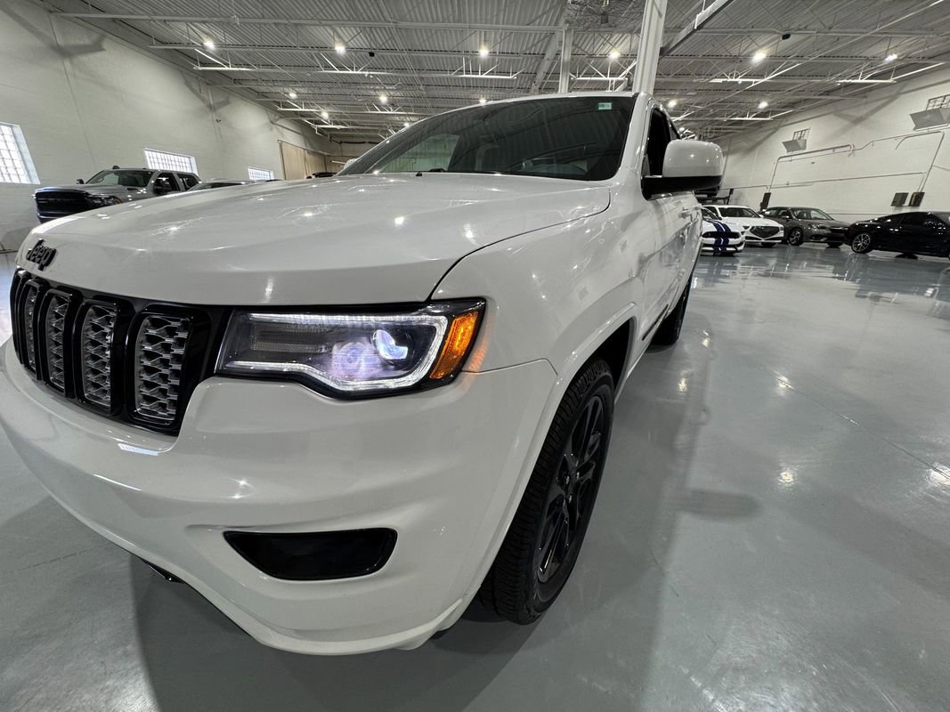 Used 2020 Jeep Grand Cherokee Altitude image 41