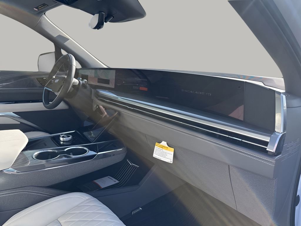 New 2026 Cadillac Escalade IQ Luxury 1 w/ LPO, Floor Liner Package AWD/4WD image 15