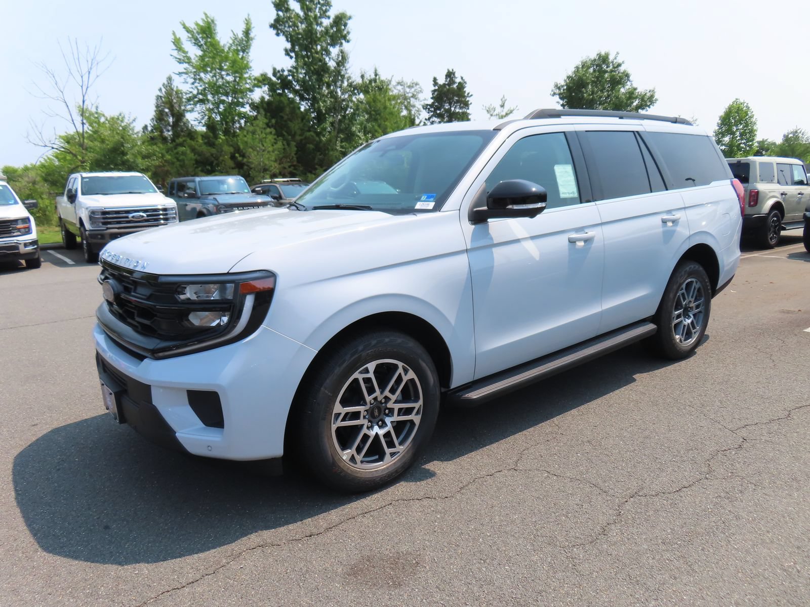 New 2026 Ford Expedition Active AWD/4WD image 3